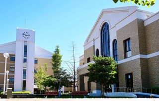 兵庫県立大学の神戸商科キャンパス＝神戸市西区学園西町８