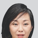 稲村和美氏