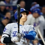 メッツ戦の１回、２試合連続本塁打となる先制ソロを放つドジャース・大谷（共同）