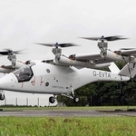 ２地点間のデモ飛行が見送られた空飛ぶクルマの機体（丸紅提供）