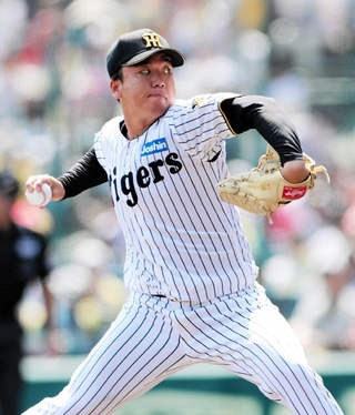 力投する阪神先発の村上