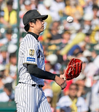 ７回、広島に決勝点を許した阪神・才木