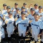 全国大会での健闘を誓うグローリー野球部＝姫路市香寺町、香寺総合公園スポーツセンター