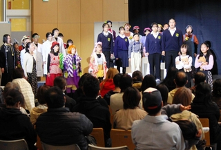 過去のあかしＤＥミュージカルの一場面