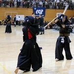 剣士たちの熱戦が続いた加古川市民剣道大会＝１１７いいなスポーツアリーナ