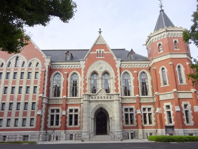 慶應義塾大学（route134／stock.adobe.com）