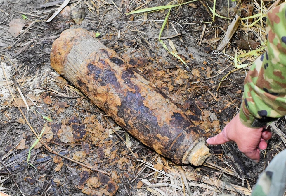 沖縄に残る不発弾1900トン、全撤去に70年超必要 現場で見た衰えぬ脅威