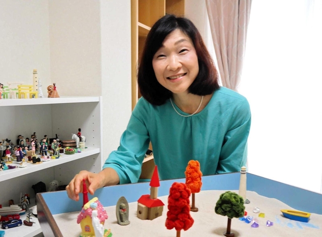 「今の子どもは忙しい。何もしない日があってもいいんです」と語る難波愛さん＝明石市相生町