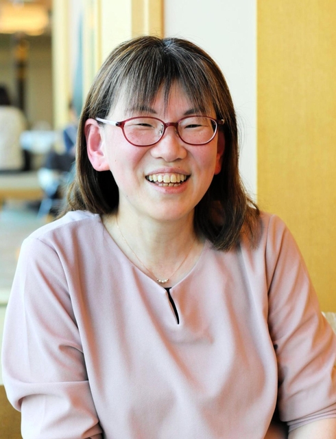 発達性協調運動障害（ＤＣＤ）による不器用さについて語る笹森理絵さん＝神戸市内