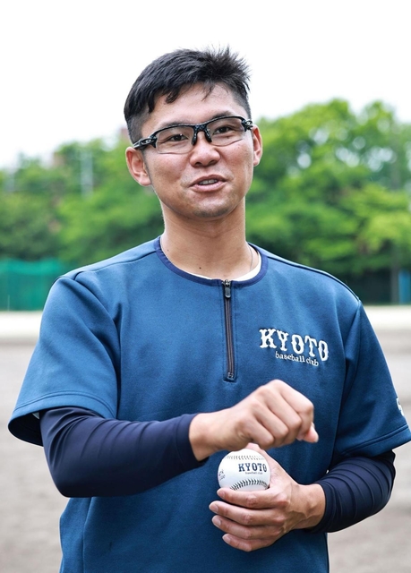 「苦しんだ時期も無駄じゃなかった」。これまでの歩みを振り返る近田怜王さん＝京都市左京区、京都大吉田キャンパス（撮影・長嶺麻子）