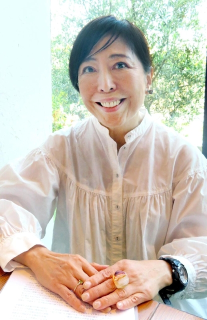 ＤＶ問題に詳しい甲南女子大の友田尋子名誉教授＝西宮市内