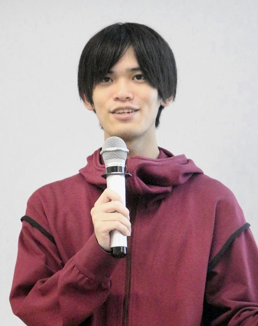 甲南女子大学で「感覚過敏の子どもたちの生きづらさとその支援」をテーマに語る加藤路瑛さん＝神戸市東灘区森北町