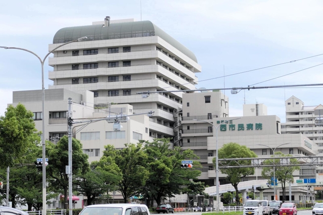 透析専門医の常勤換算在籍数で３位になった神戸市立医療センター西市民病院＝神戸市長田区一番町２