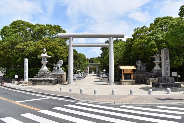 本最初の夫婦神「伊弉諾尊・伊弉冉尊」の二柱を祀る伊弉諾神宮＝兵庫県淡路市多賀