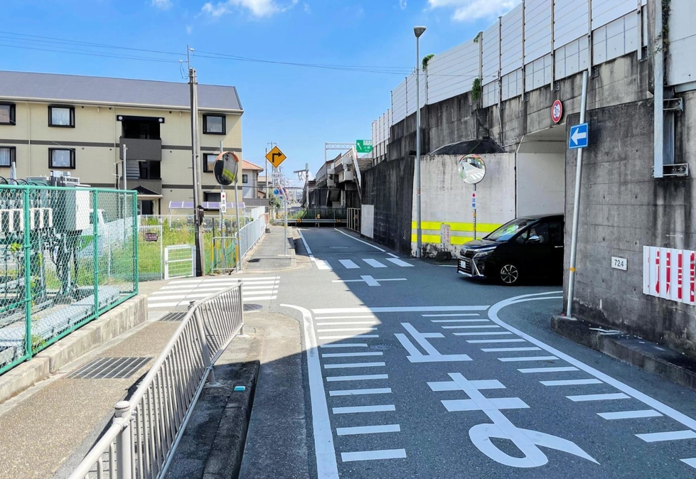 溝之口の穴門交差点＝加古川市加古川町溝之口