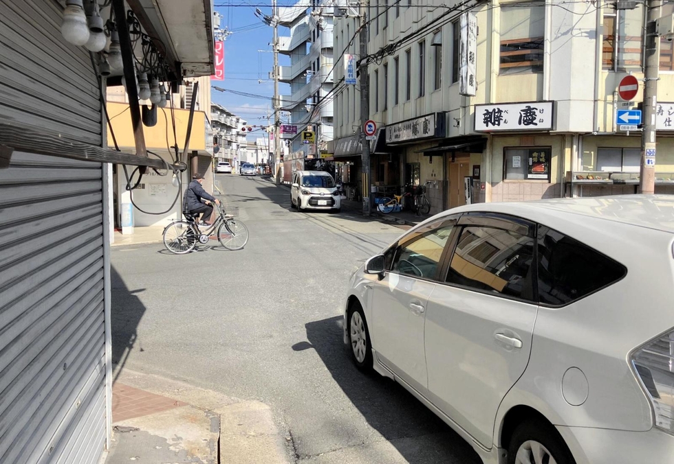 新在家１の交差点＝加古川市平岡町新在家１