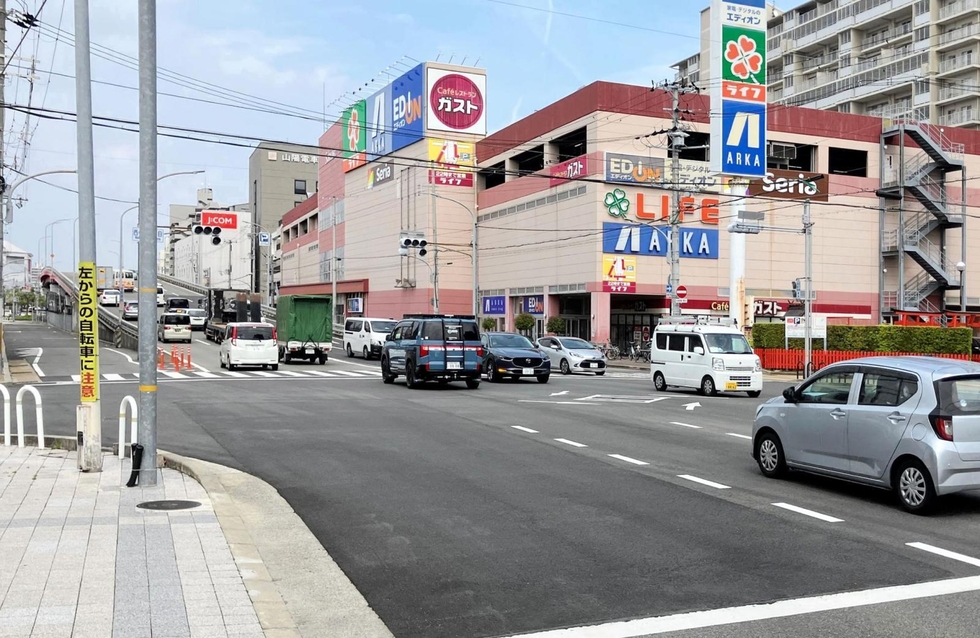 西代通１交差点＝神戸市長田区西代通１