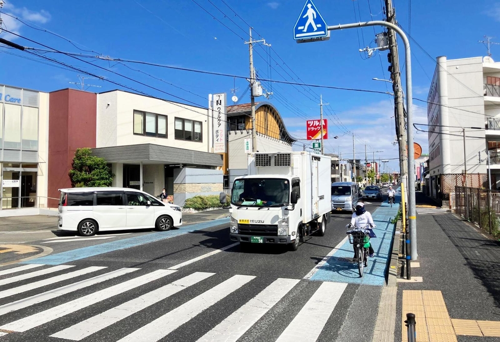 武庫之荘東１の交差点＝尼崎市武庫之荘東１