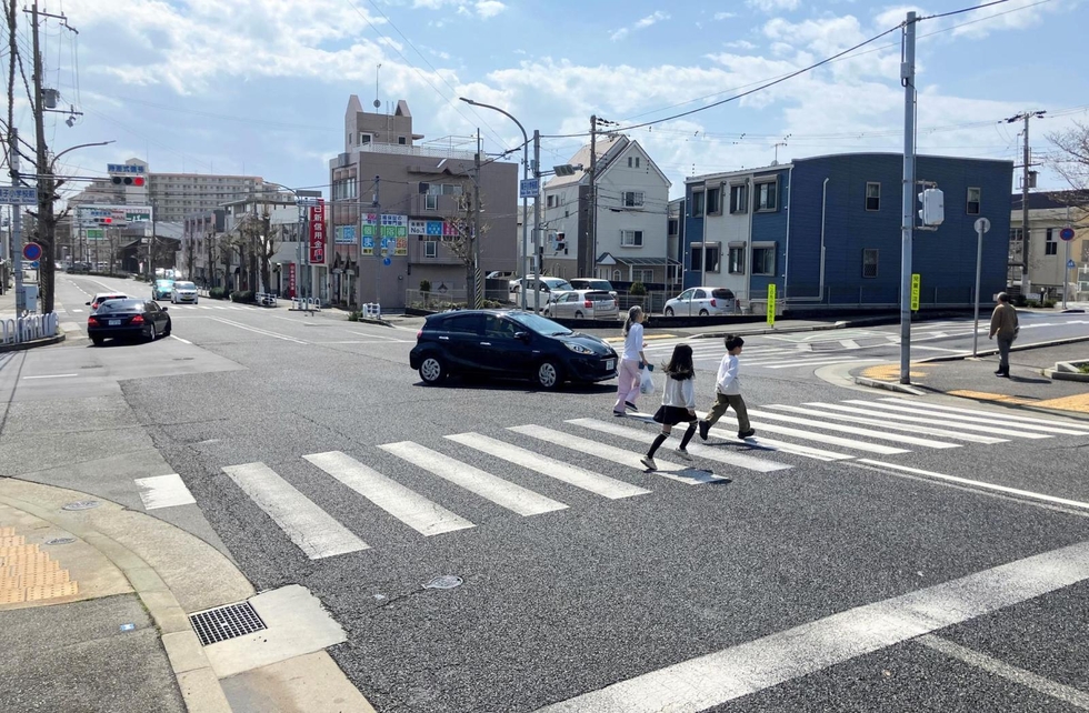 舞子小学校前交差点＝神戸市垂水区舞子坂１