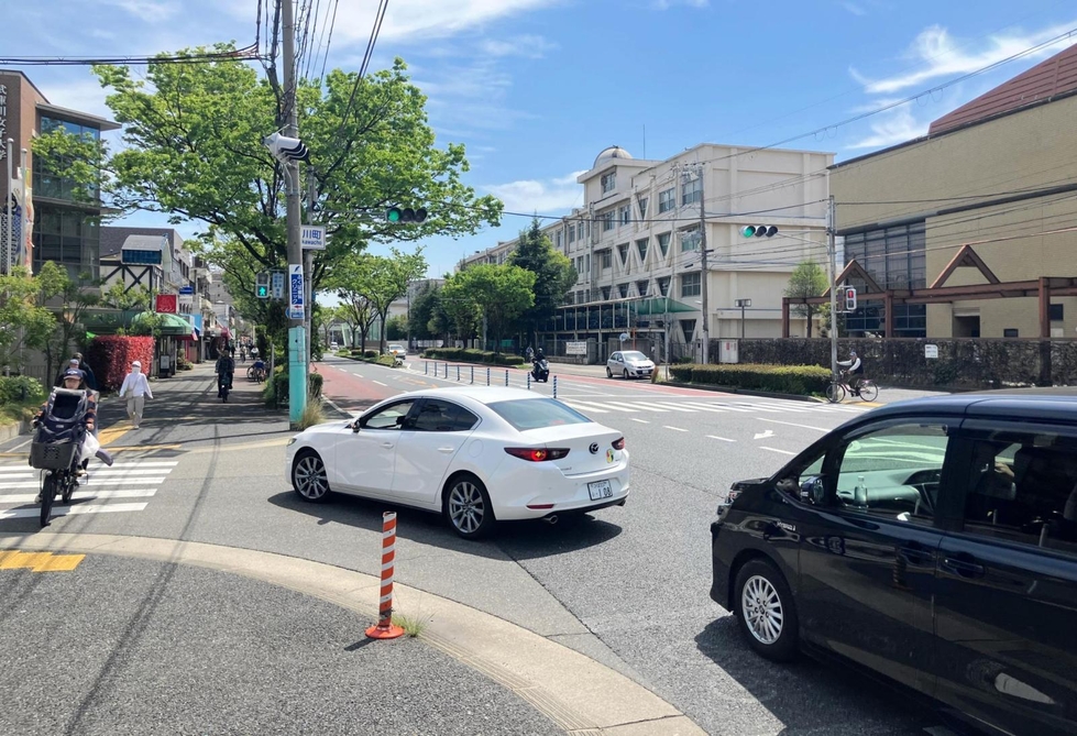 古川町交差点＝西宮市古川町