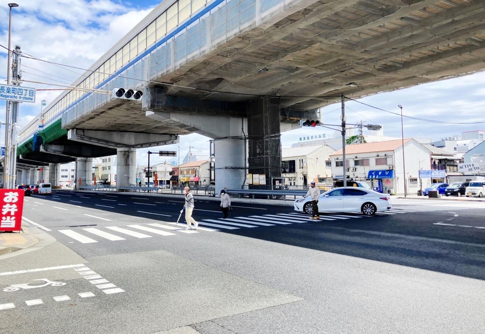 長楽町四丁目交差点＝神戸市長田区長楽町４