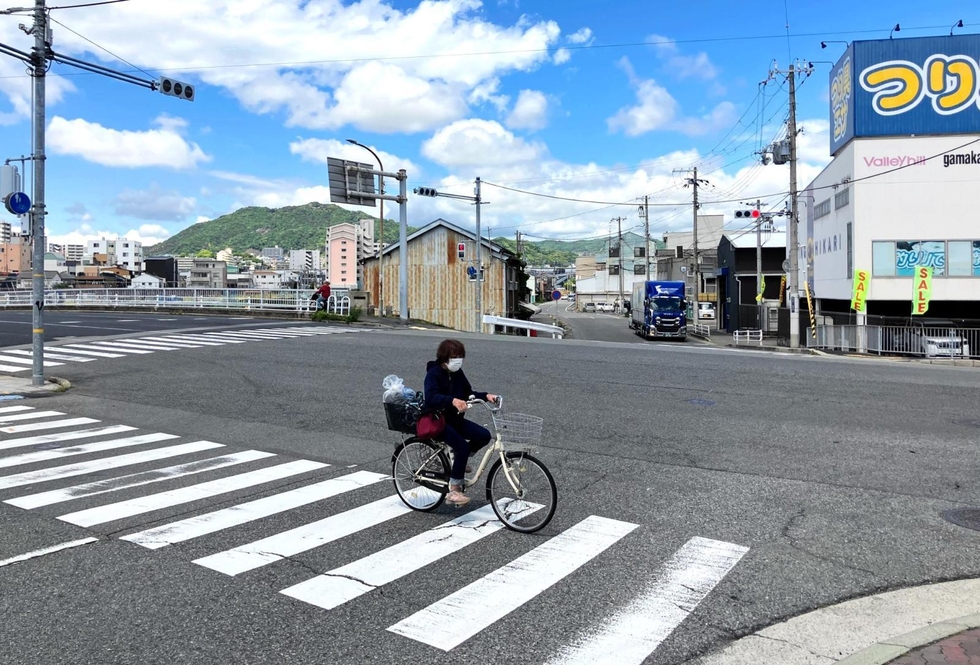 苅藻通６丁目の交差点＝神戸市長田区苅藻通６