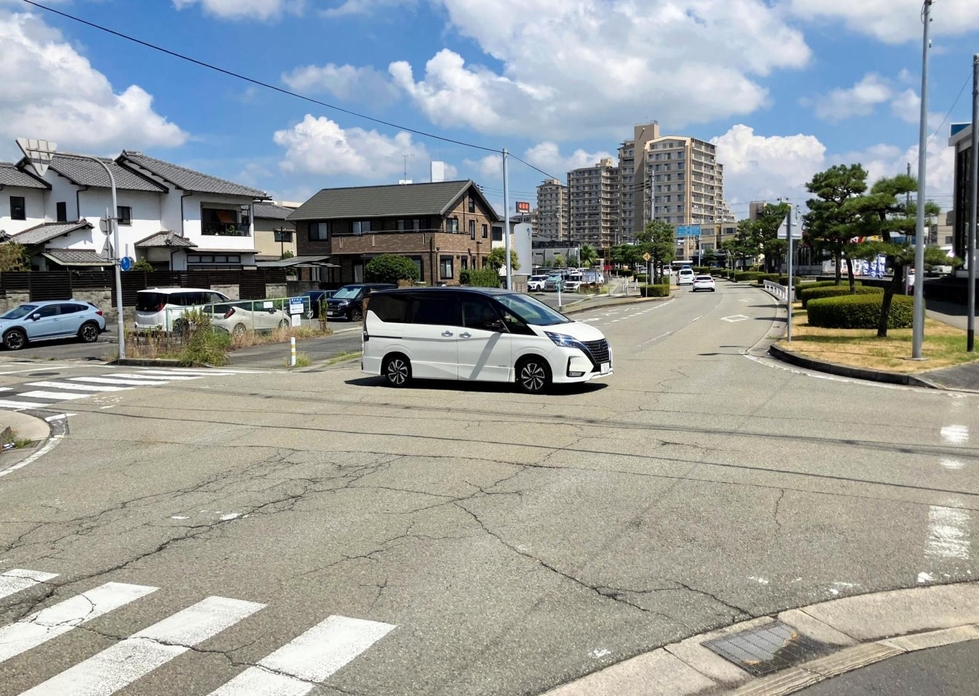 平野東の南側交差点＝加古川市野口町良野