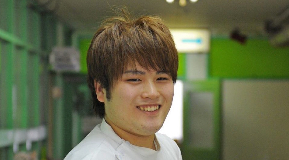 看護士を目指して兵庫に戻ったころの千代田健志さん＝２０１２年、神戸市内