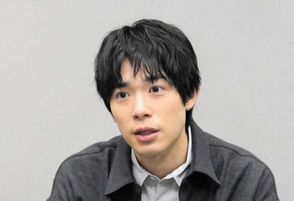 ４歳の時に経験した阪神・淡路大震災について話す渡辺大知さん＝東京都内