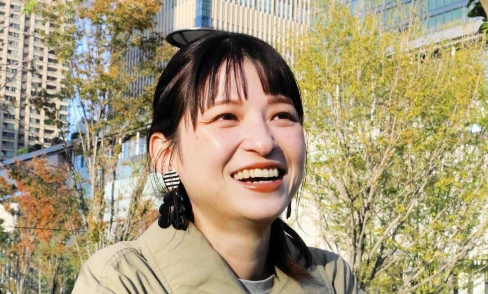震災から３０年の歩みを振り返る小島汀さん＝大阪市北区