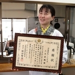 高齢女性に丁寧に向き合い、詐欺被害を防いだ上月香織さん＝神戸市灘区城内通３