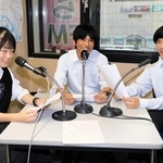 特殊詐欺被害の防止に向けて啓発ＣＭを収録する芦屋学園高校の放送部員＝西宮市池田町