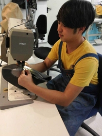 ドイツで整形靴を作る北川大介さん