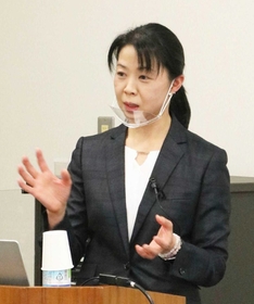 整理収納アドバイザーの野間和美さん＝まちづくり協働センター