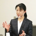 整理収納アドバイザーの野間和美さん＝まちづくり協働センター