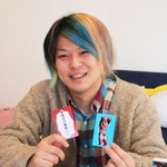 ボードゲームの魅力を語る杉原潤弥さん＝三田市中央町