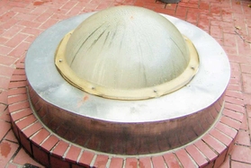 泉源の円盤状の配当槽