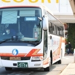 大阪方面に向かう神姫バスの高速バス。４月から大幅増となる＝神戸市北区