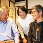就労支援事業所「トークゆうゆう」の田中加代子所長（右）と夫の昌明さん、言語聴覚士の天谷智子さん＝三田市三田町