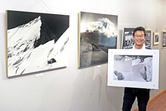 写真展を開く宇田川洋二さん＝ウッディタウン市民センター