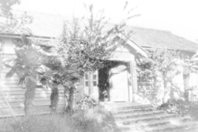 １９５７（昭和３２）年ごろの診療所（三田市提供）