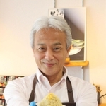 試行錯誤を繰り返し、栗のホクホク感を再現した見野社長＝三田見野屋
