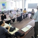 地域の盛り上げ策を話し合う