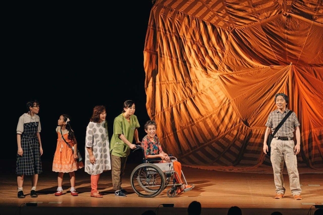 「ゴーストタウンになった三田を救うのは…？」というテーマで作られた舞台「令和１９」＝２０１９年（提供）