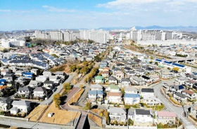 フラワータウンの街並み＝２０１９年２月撮影（三田市提供）