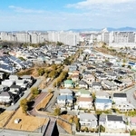 フラワータウンの街並み＝２０１９年２月撮影（三田市提供）