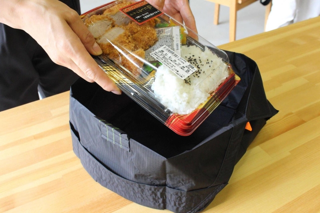 コンビニのレジで弁当を入れるのにも便利