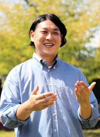 ドイツの国家資格「整形靴マイスター」を取得した北川大介さん＝三田市福島
