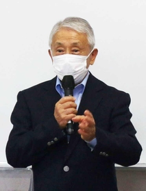 愛好家の丹羽建蔵さん＝三田市三田町