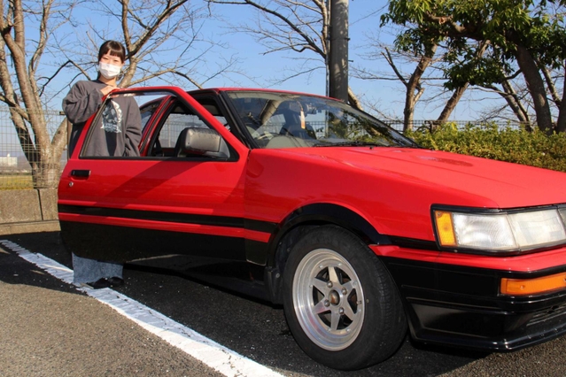 大好きな赤色に一目ぼれし、自分へのクリスマスプレゼントとして購入した「トヨタＡＥ８６カローラレビン」